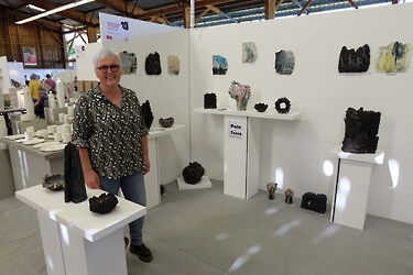 2024 Bussiere-Marie Rose Gutleben et son stand